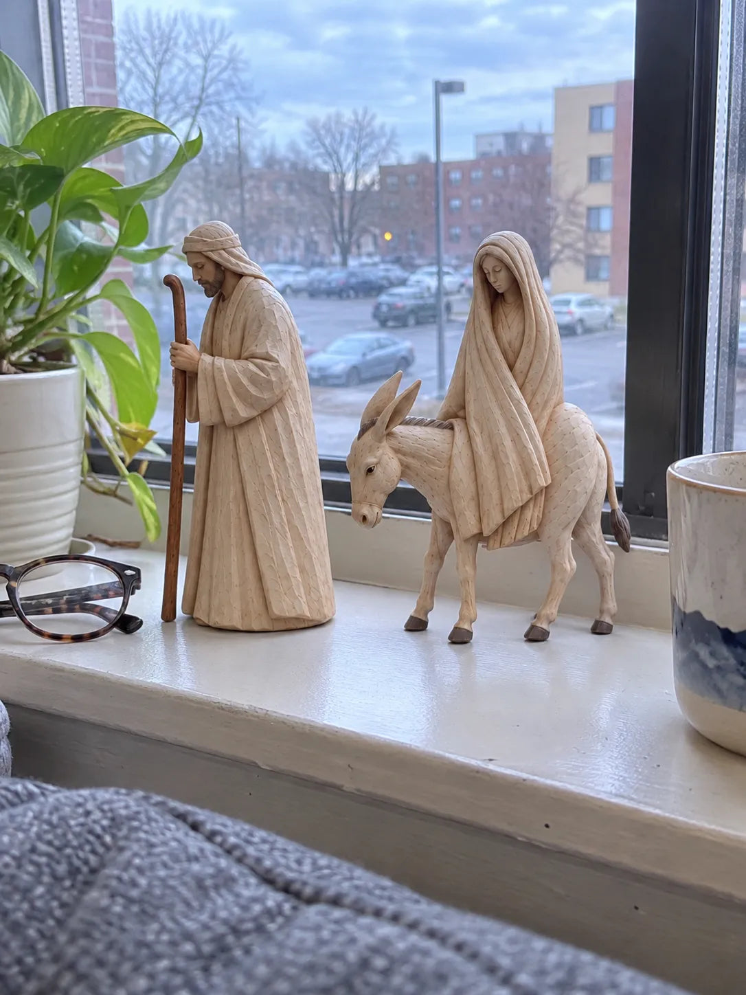 The Journey Before the Manger – Mary & Joseph Christmas Figurine Set