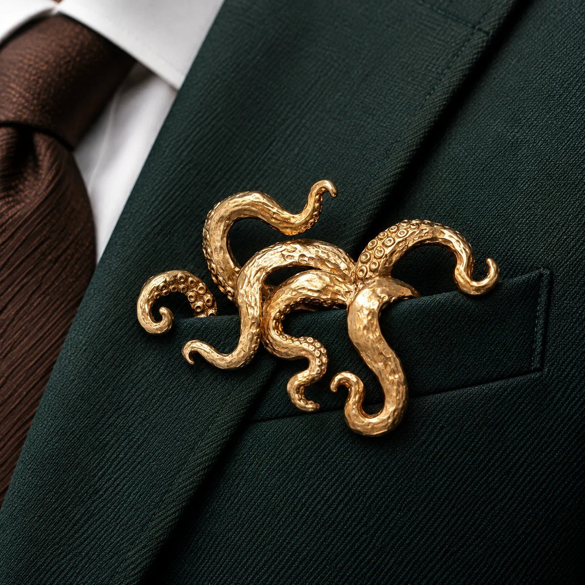 🦁✨ Luxury Sculpted Animal Brooch – Premium Statement Piece for Suits & Blazers