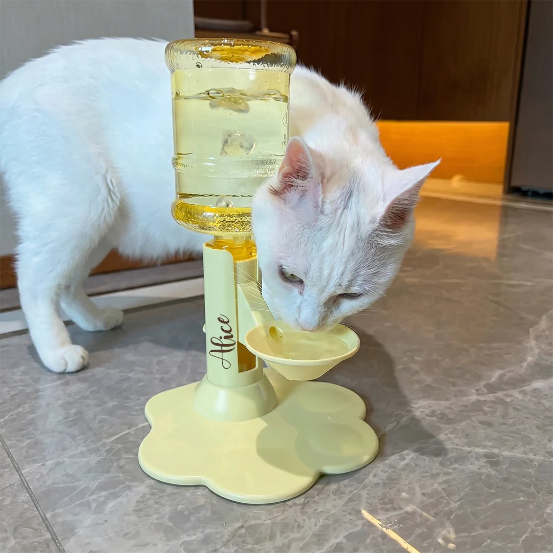 🐾💧Portable Pet Hydration Solution for Happy Walks