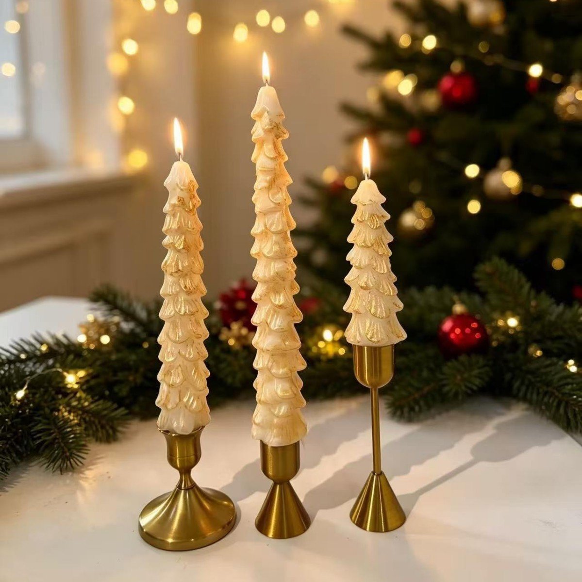 🎄 10-Inch Christmas Tree Candle – Add a Cozy Holiday Glow to Your Home! 🕯️🛒（Candlesticks not included）