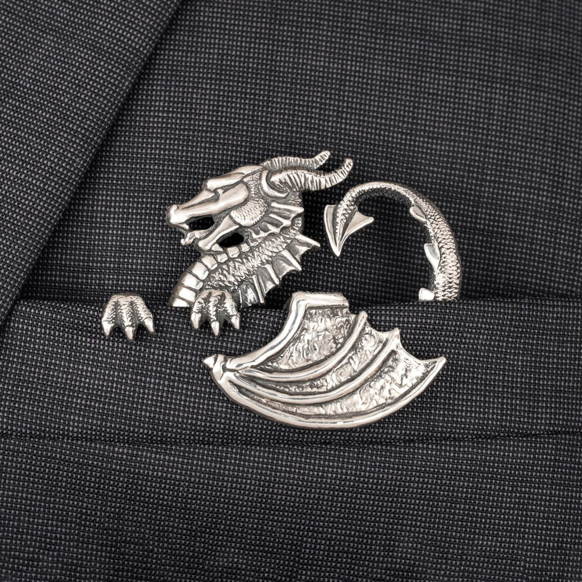 🦁✨ Luxury Sculpted Animal Brooch – Premium Statement Piece for Suits & Blazers